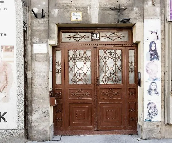 Twin * Budapest
